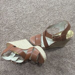 Michael Kors Brown Leather Wedge Sandals Gold Buckle Platform Heel size 9
